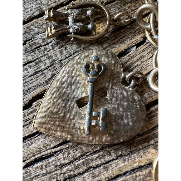 Vintage Monet Charm Bracelet Double Link Gold plated 12 Charms 7.5” - Picture 13 of 16